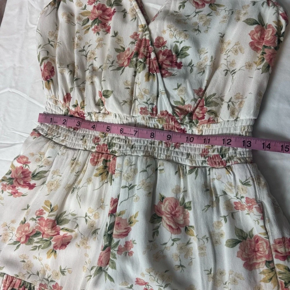 American Eagle Cream and Pink Floral Mini Romper Flowy Ruffle Hem Size Large - Picture 9 of 13